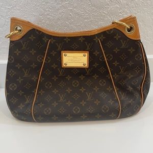 LV Galliera PM discontinued in excellent condition.